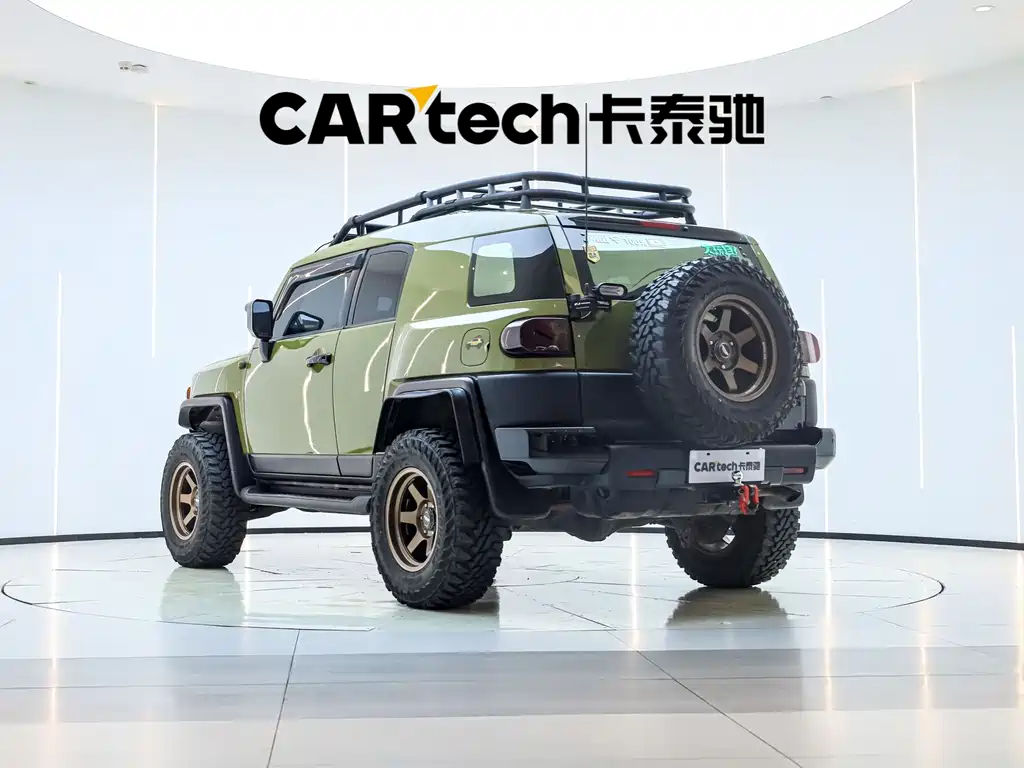 Toyota FJ Cruiser — миниатюра 5