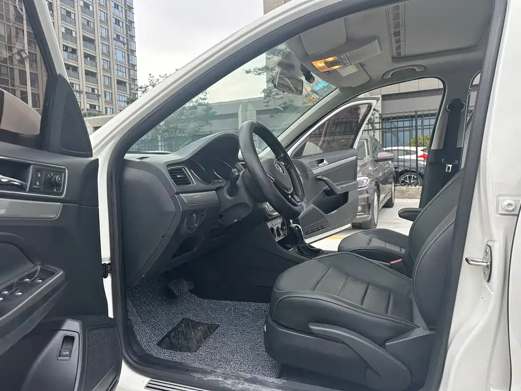 Volkswagen Lavida 2017 1.6L AT Comfort