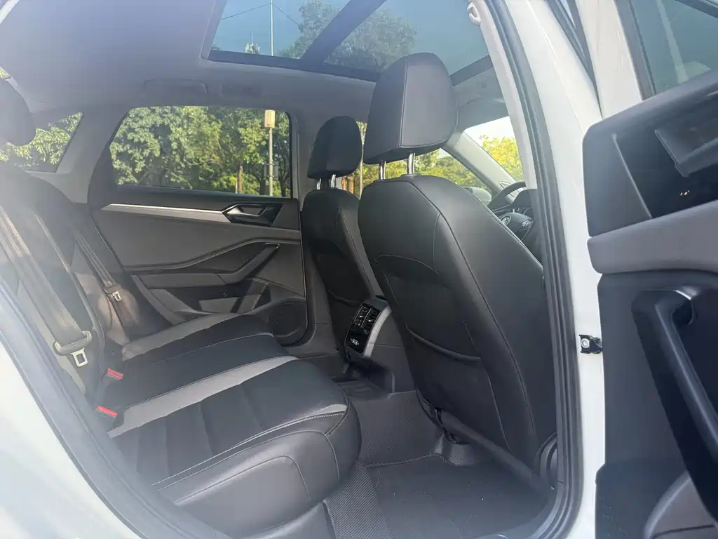 Volkswagen Sagitar — миниатюра 12