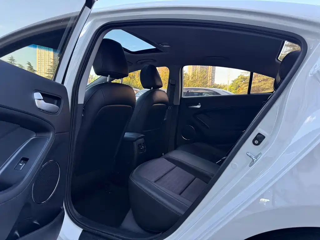 Kia K3 — миниатюра 6