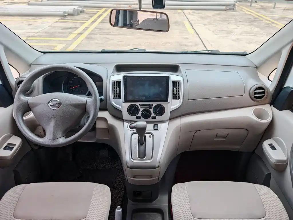 Nissan NV200 — миниатюра 8