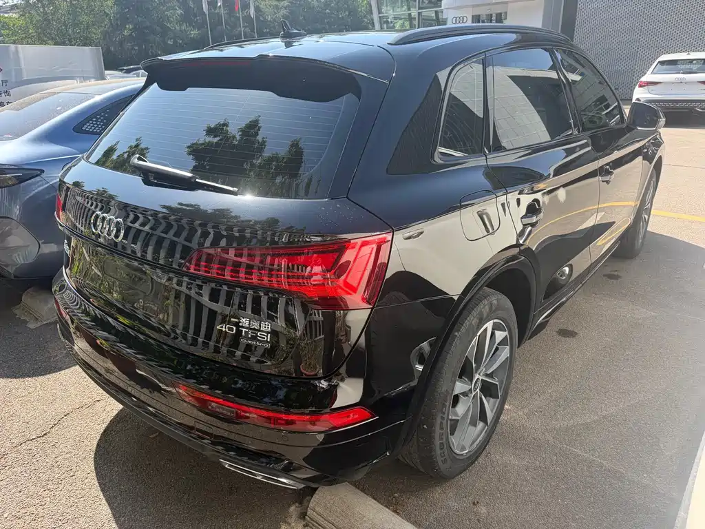 Audi Q5L 2023 40T Luxury