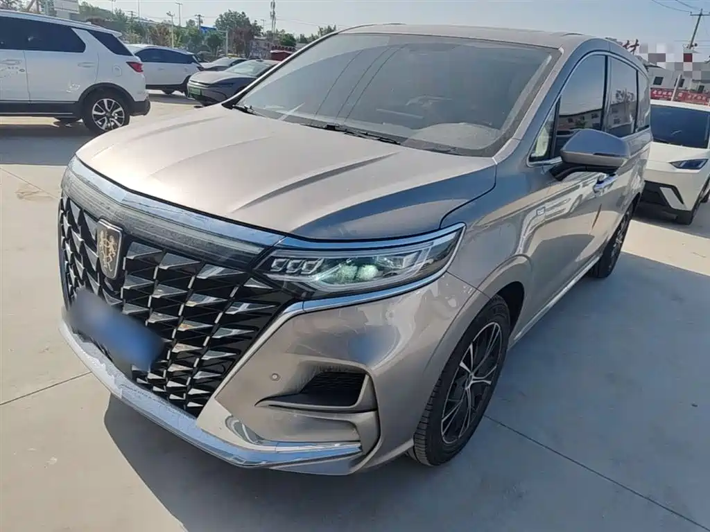 Roewe iMAX8 2023