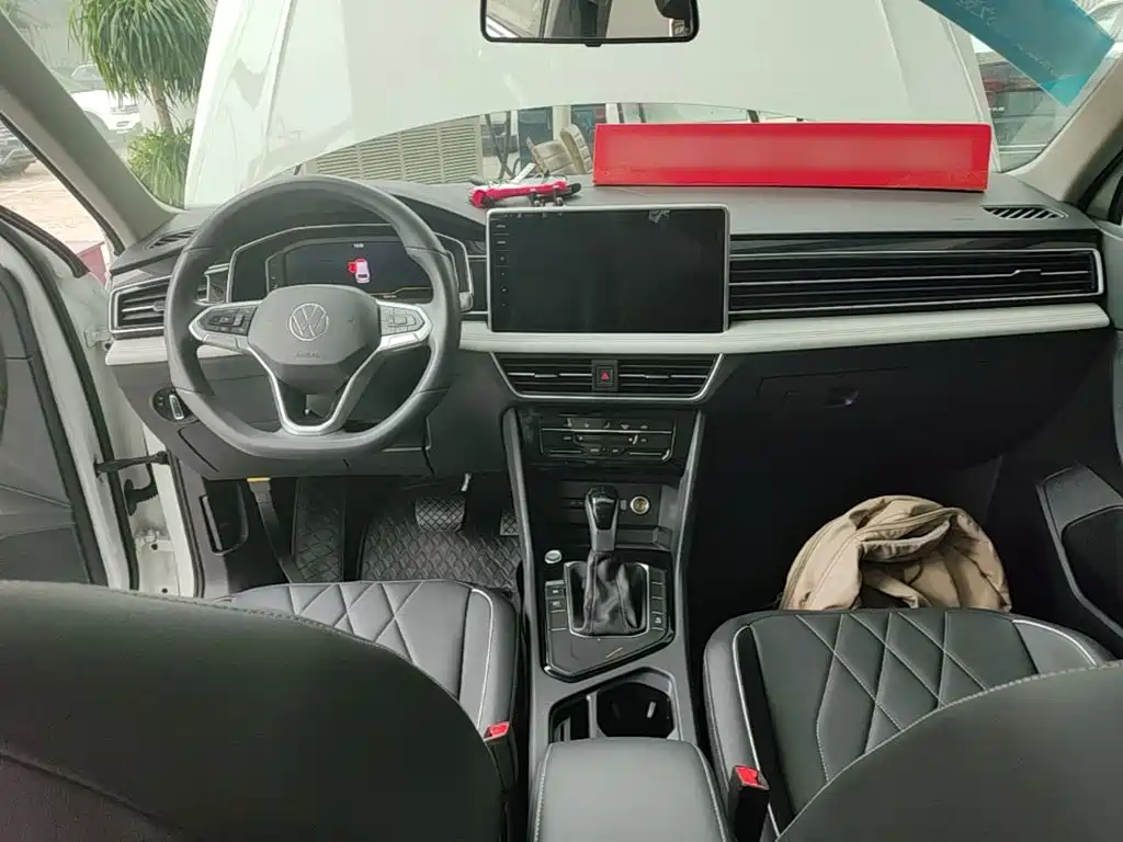 Volkswagen Tiguan L — миниатюра 10