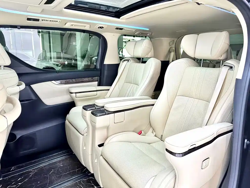 Toyota Vellfire 2021 2.5L HV Luxury