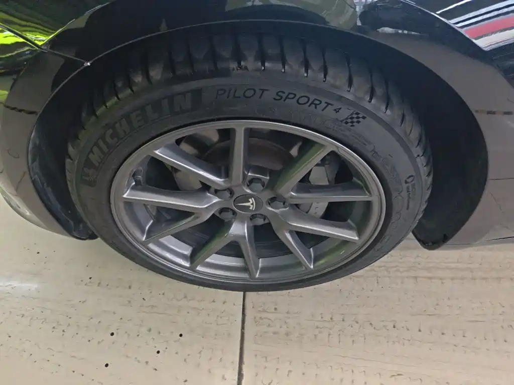 Tesla Model 3 — миниатюра 23