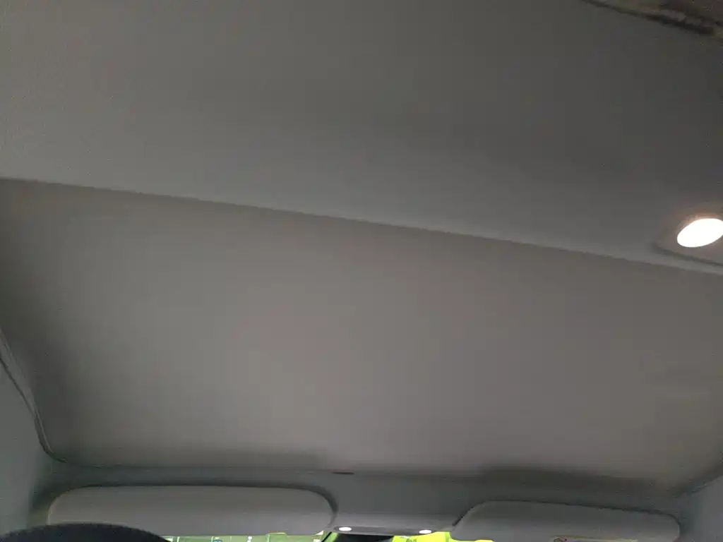 Tesla Model 3 — миниатюра 18