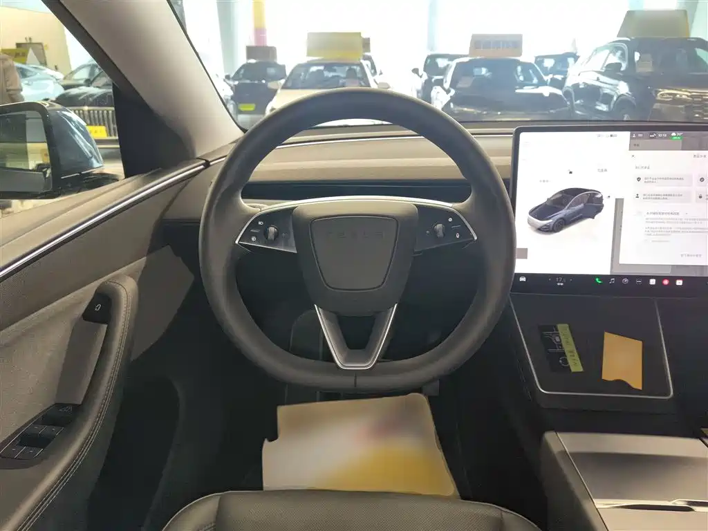 Tesla Model Y - фото 7