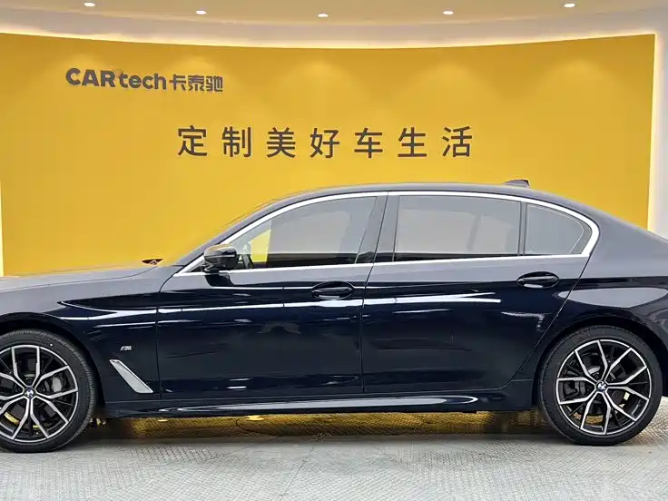 BMW 5 Series — миниатюра 7