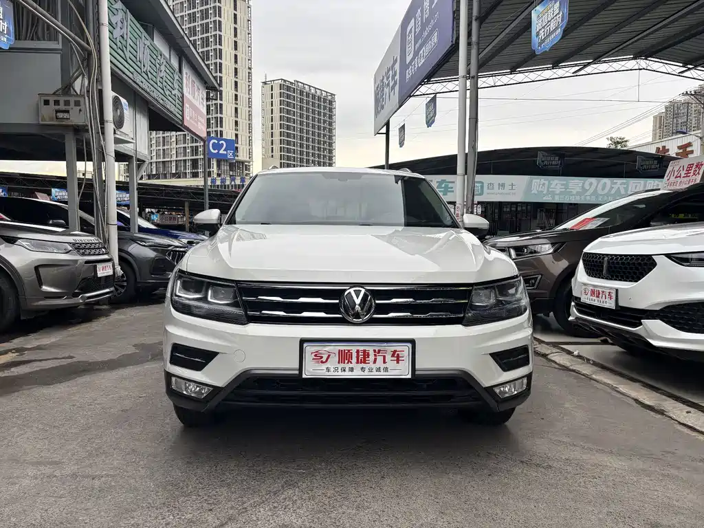 Volkswagen Tiguan L — миниатюра 2