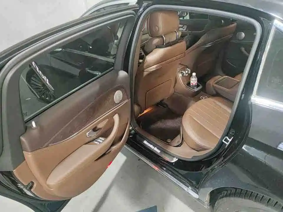 Mercedes-Benz E-Class — миниатюра 3