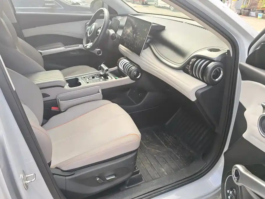 BYD Yuan Plus — миниатюра 8