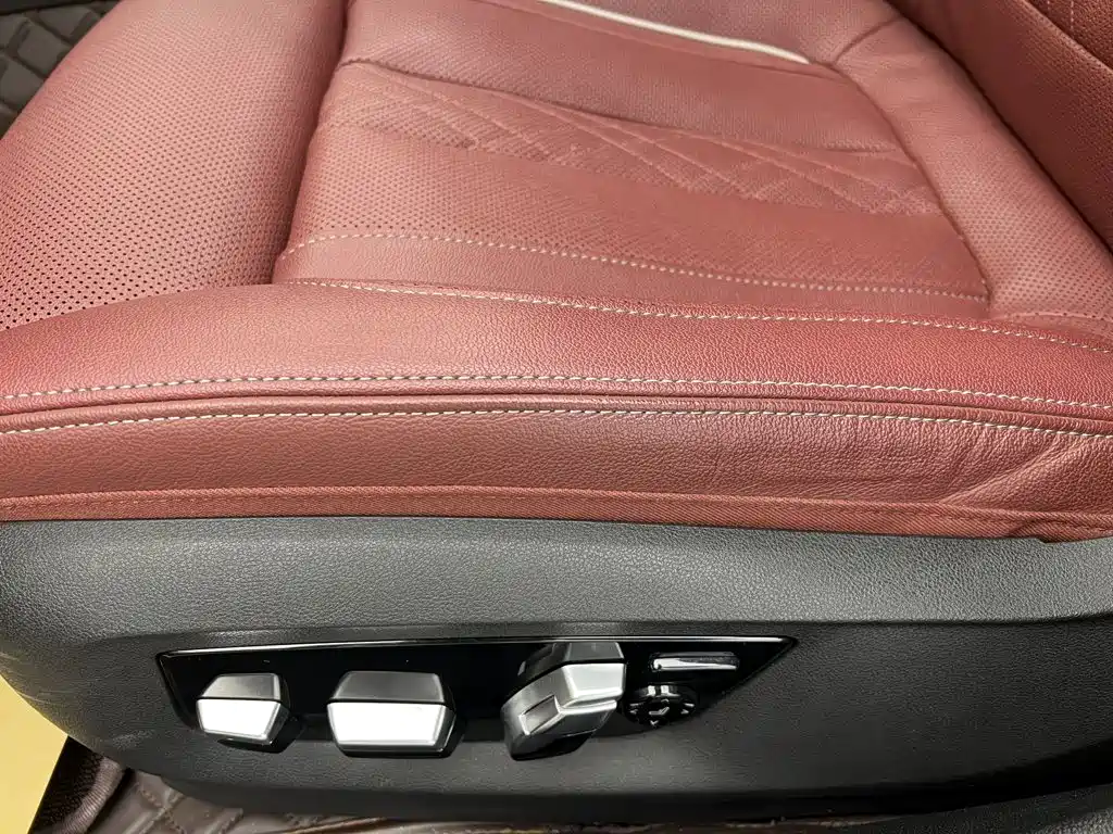 BMW 5 Series — миниатюра 23