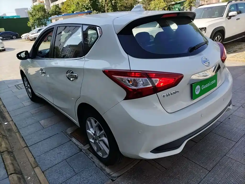 Nissan Tiida — миниатюра 5