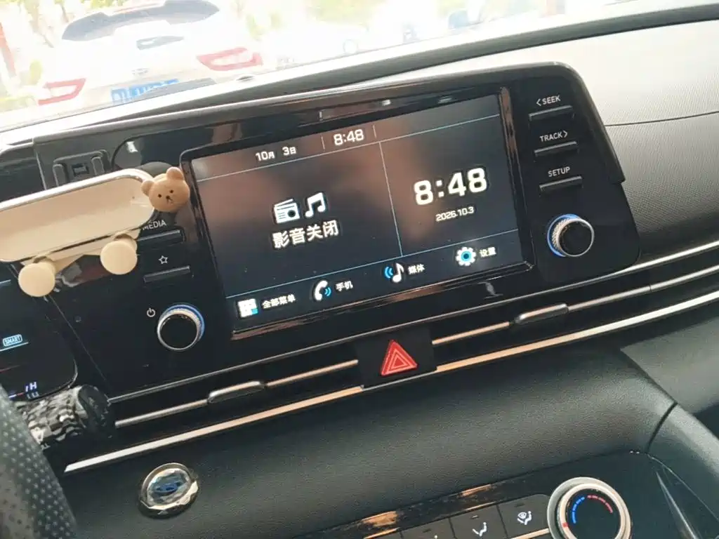 Hyundai Elantra — миниатюра 13