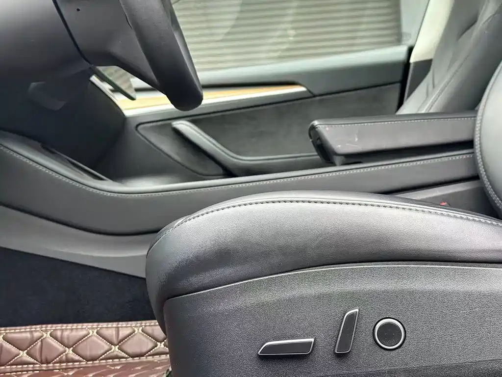 Tesla Model 3 — миниатюра 13