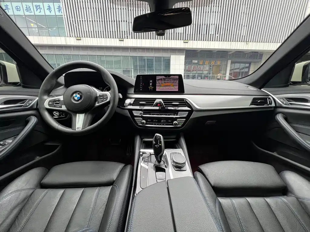BMW 5 Series (Import) — миниатюра 9