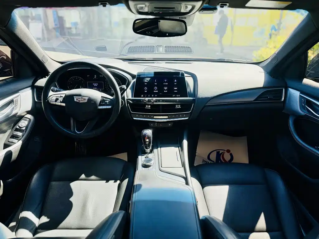 Cadillac CT5 — миниатюра 8