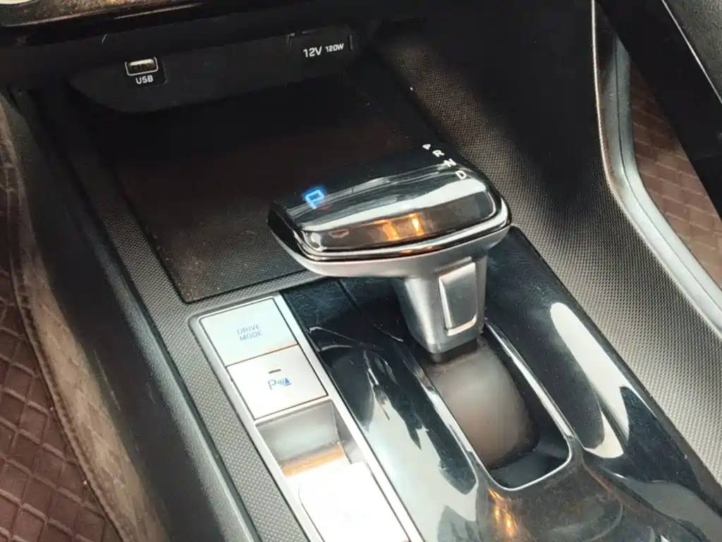 Hyundai Elantra — миниатюра 14