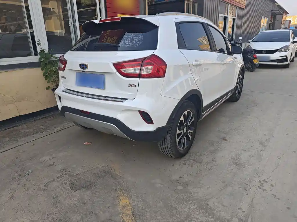Geely Vision X3 — миниатюра 7