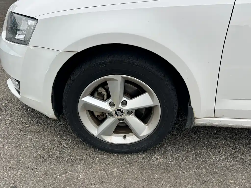 Skoda Octavia — миниатюра 15