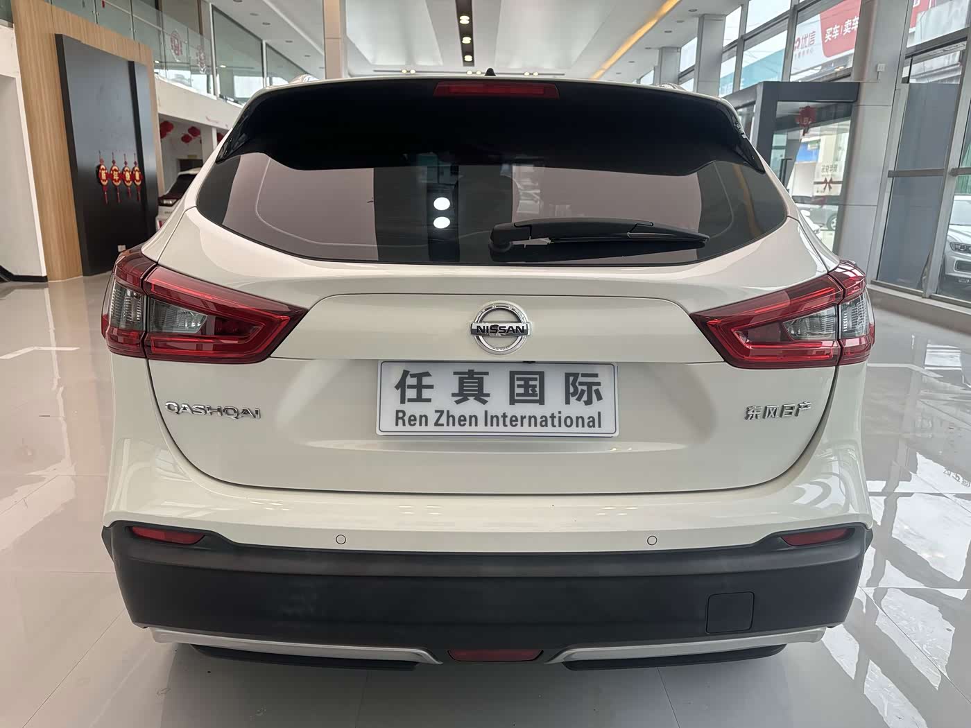 Nissan Qashqai 2.0 л 2022 г. Белый, пробег 29000 км