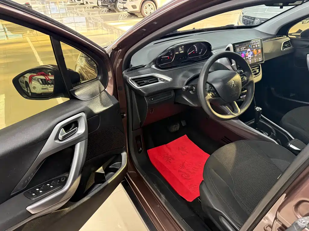 Peugeot 2008 — миниатюра 8