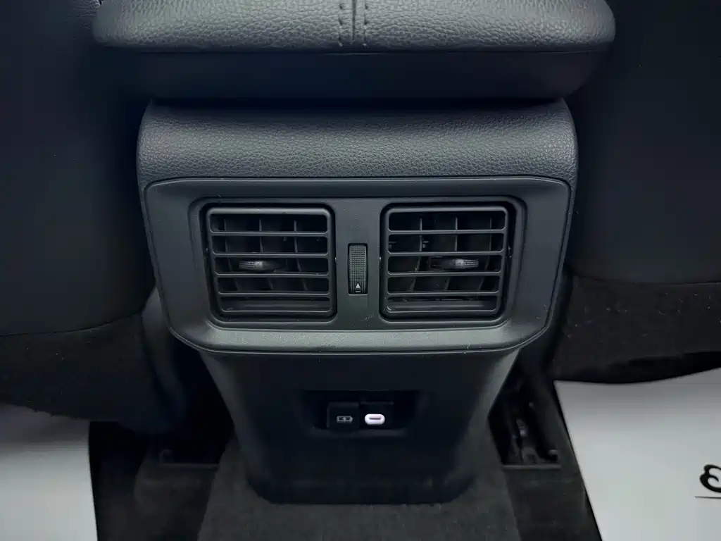 Toyota RAV4 — миниатюра 25