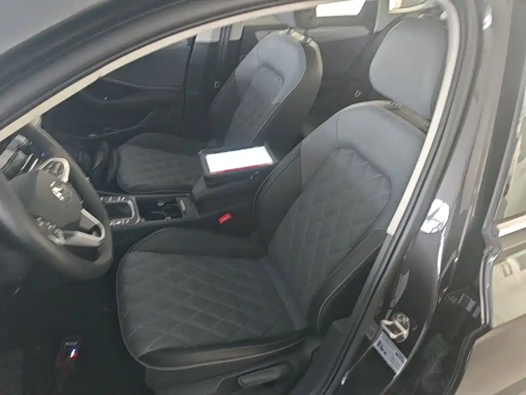 Volkswagen Sagitar — миниатюра 15