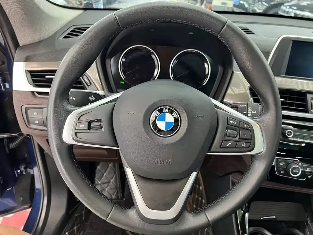 BMW X1 — миниатюра 10