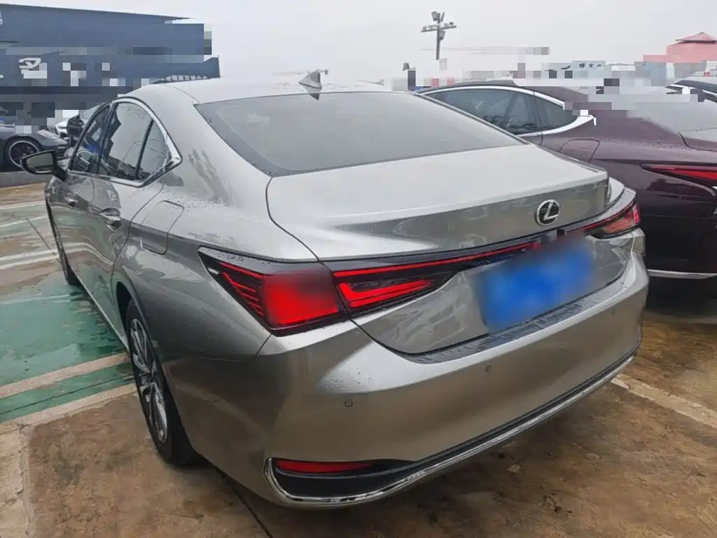 Lexus ES — миниатюра 5