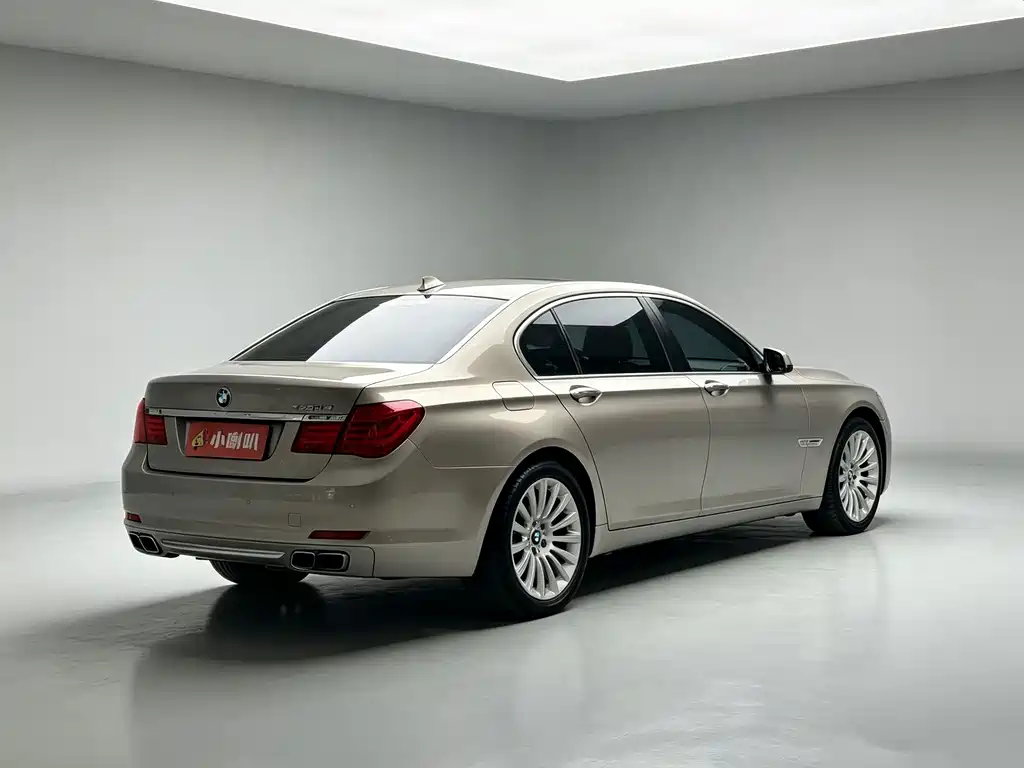 BMW 7 Series — миниатюра 5