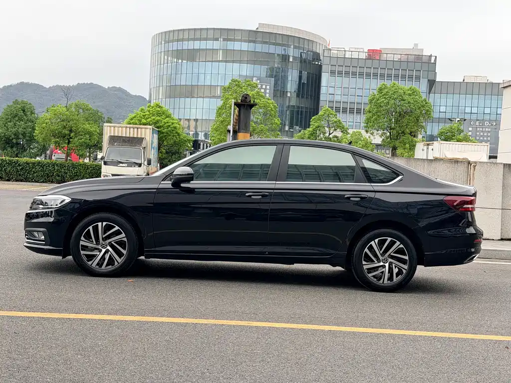 Volkswagen Lavida — миниатюра 7
