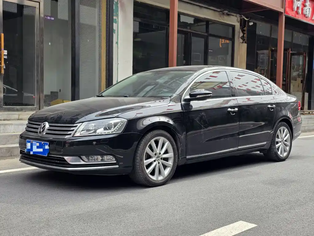 Volkswagen Magotan 2013