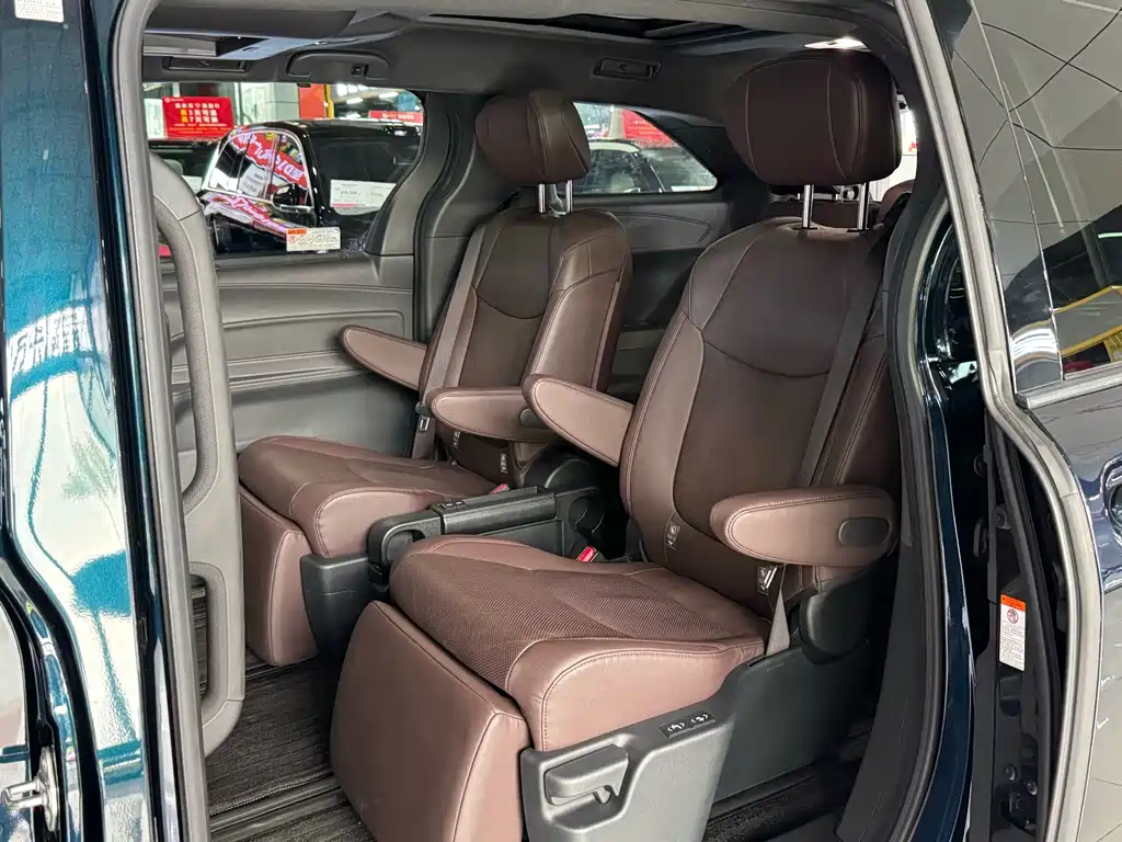 Toyota Granvia — миниатюра 22
