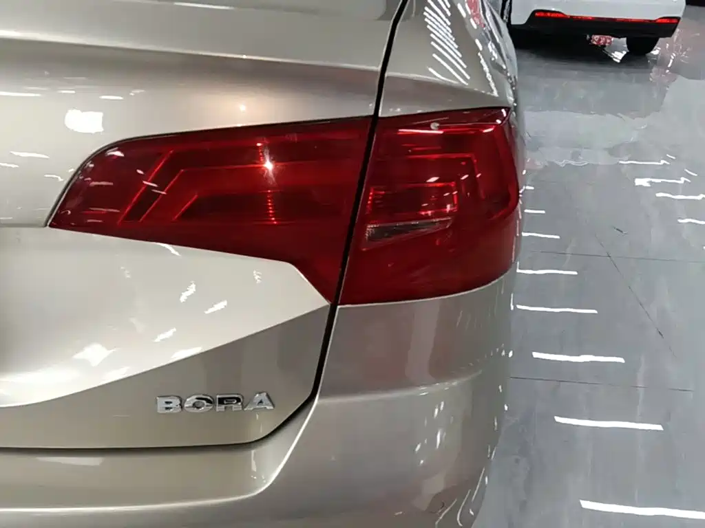 Volkswagen Bora — миниатюра 8