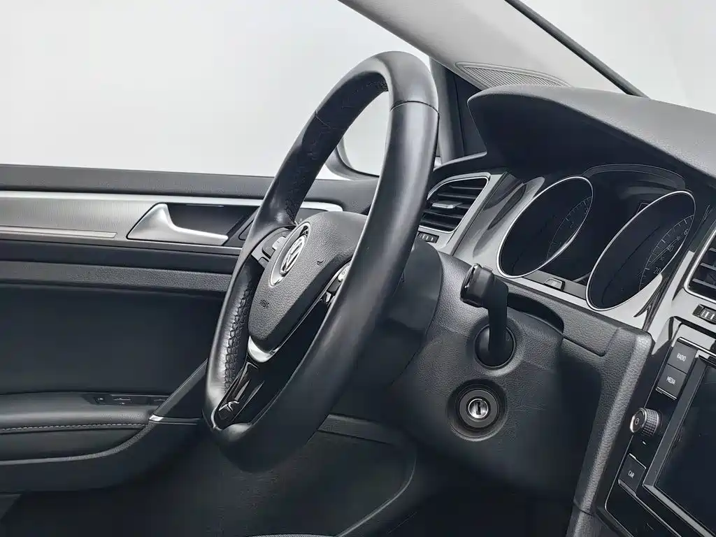 Volkswagen Golf — миниатюра 22
