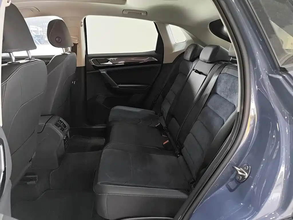 Volkswagen X — миниатюра 5