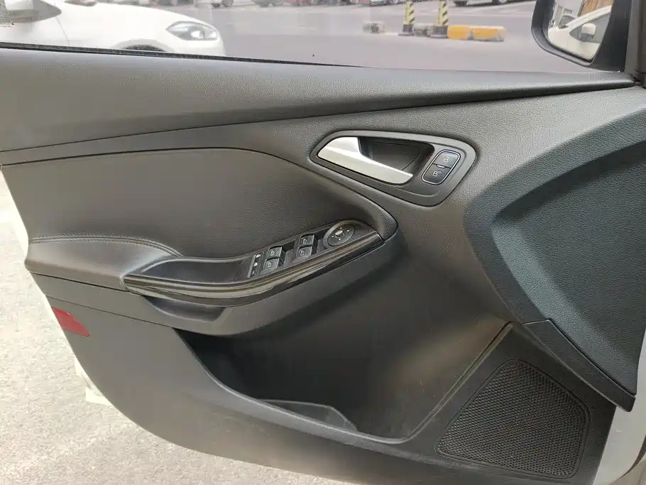 Ford Focus — миниатюра 7