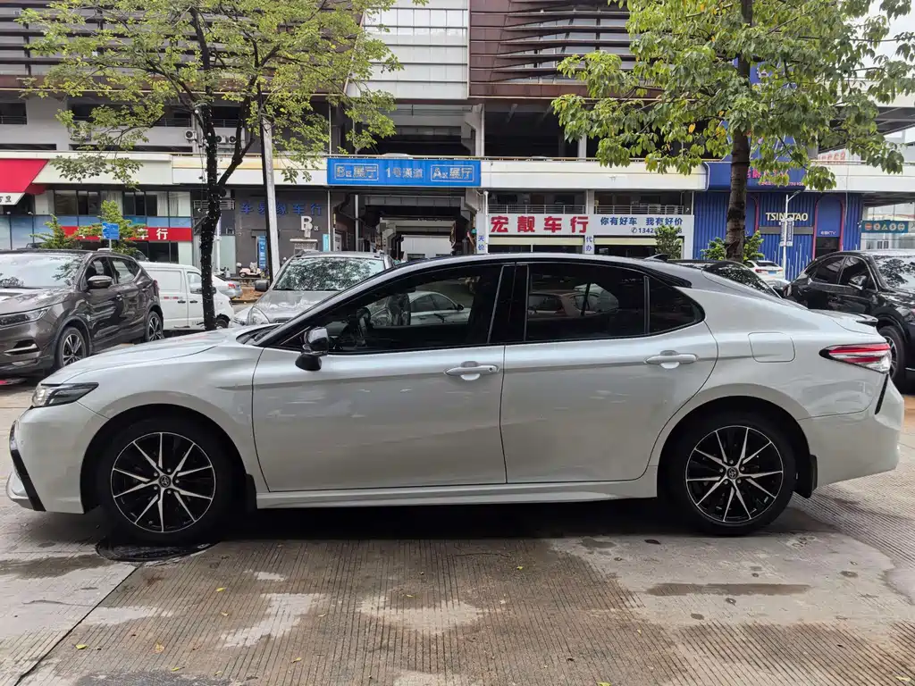 Toyota Camry — миниатюра 21