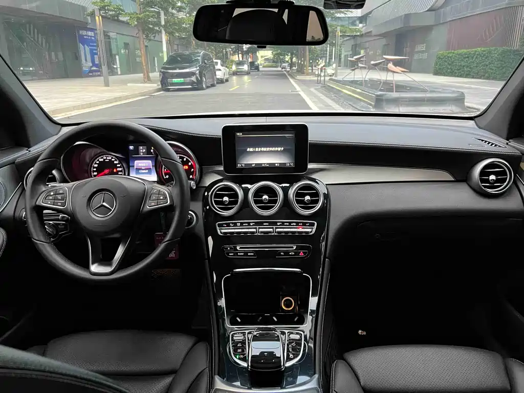 Mercedes-Benz GLC 2017 GLC 200 4MATIC