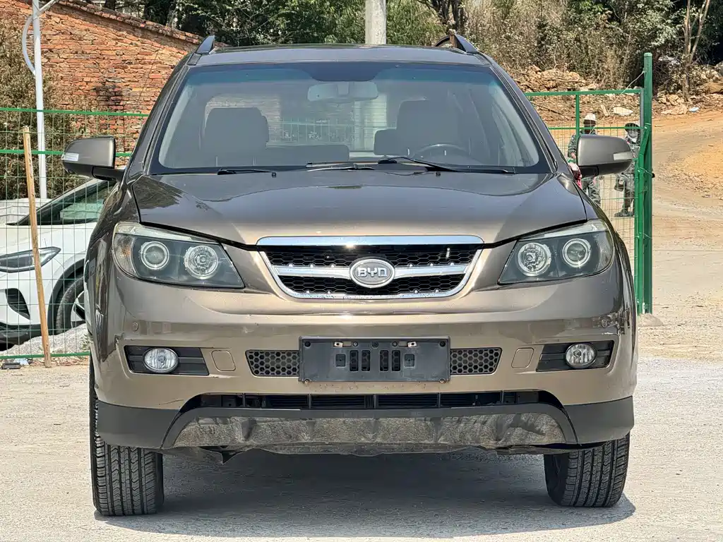 BYD S6