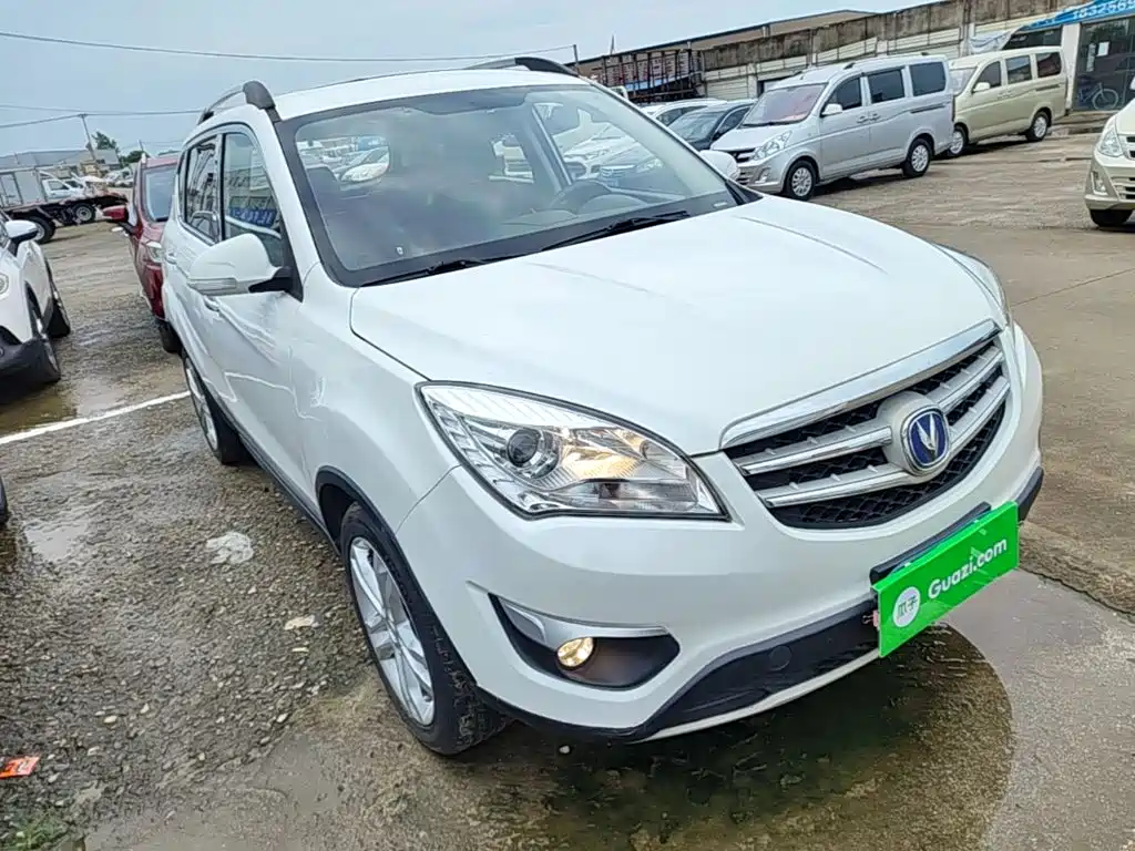 Changan CS35 2015 1.6L AT Luxury V