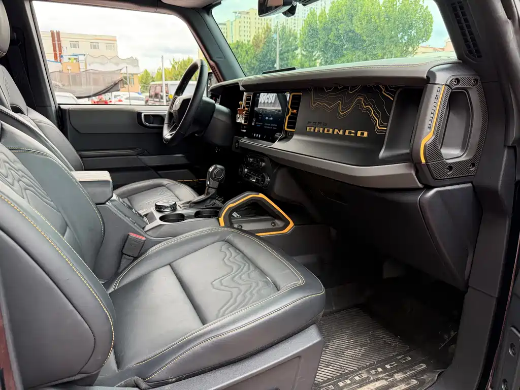 Ford Bronco — миниатюра 14