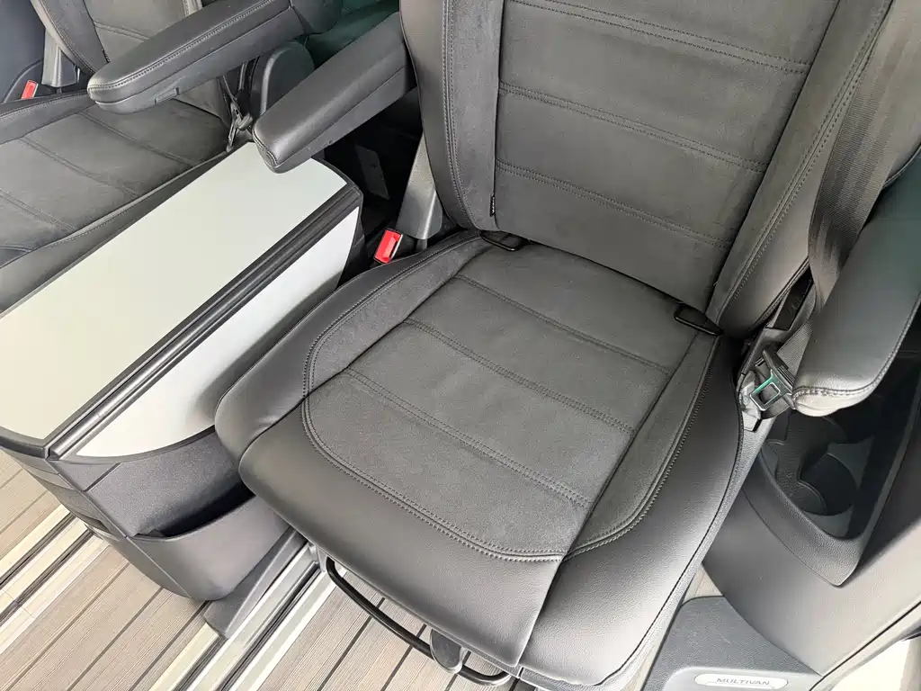Volkswagen Multivan — миниатюра 21