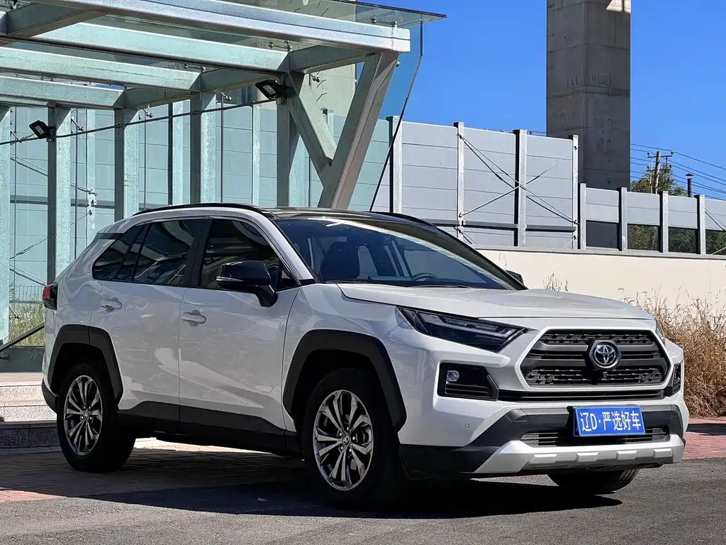 Toyota RAV4 — миниатюра 3