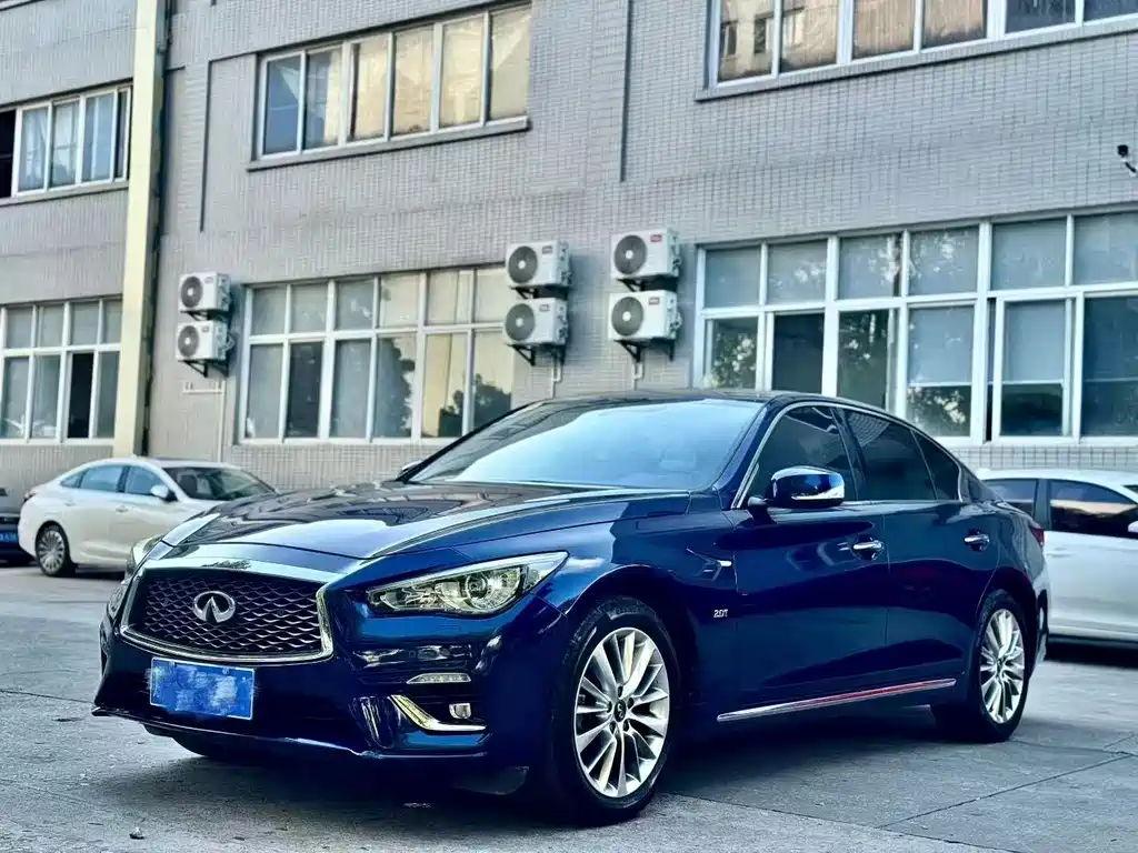 Infiniti Q50L