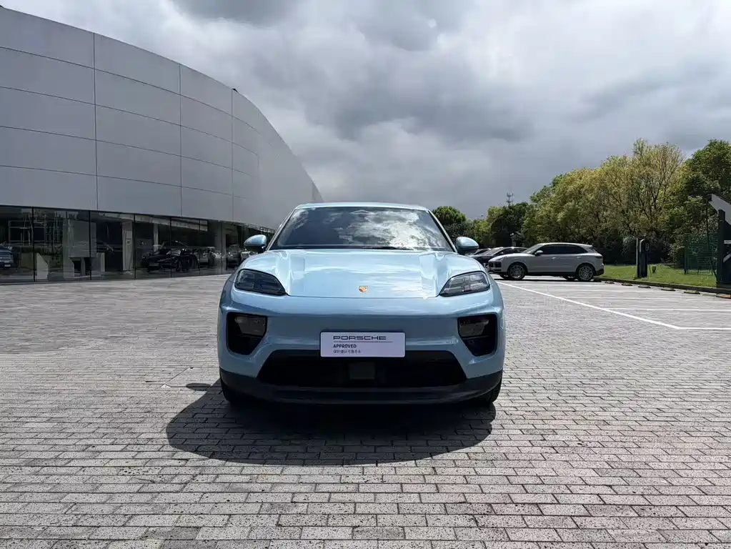Porsche Macan EV — миниатюра 2