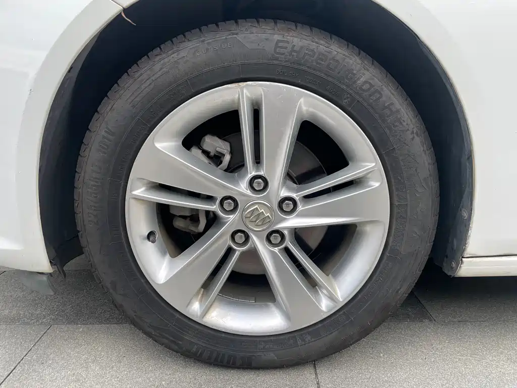 Buick Regal — миниатюра 10