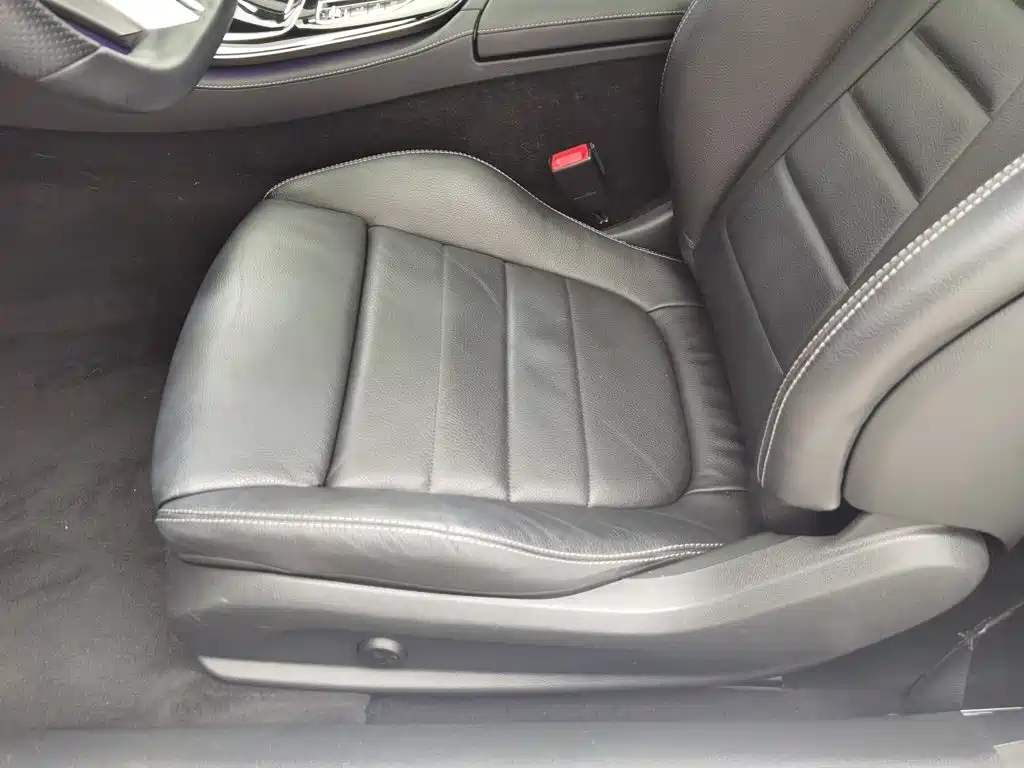 Mercedes-Benz E-Class (Import) — миниатюра 20
